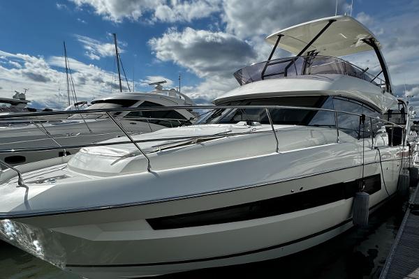 2019 Prestige 460