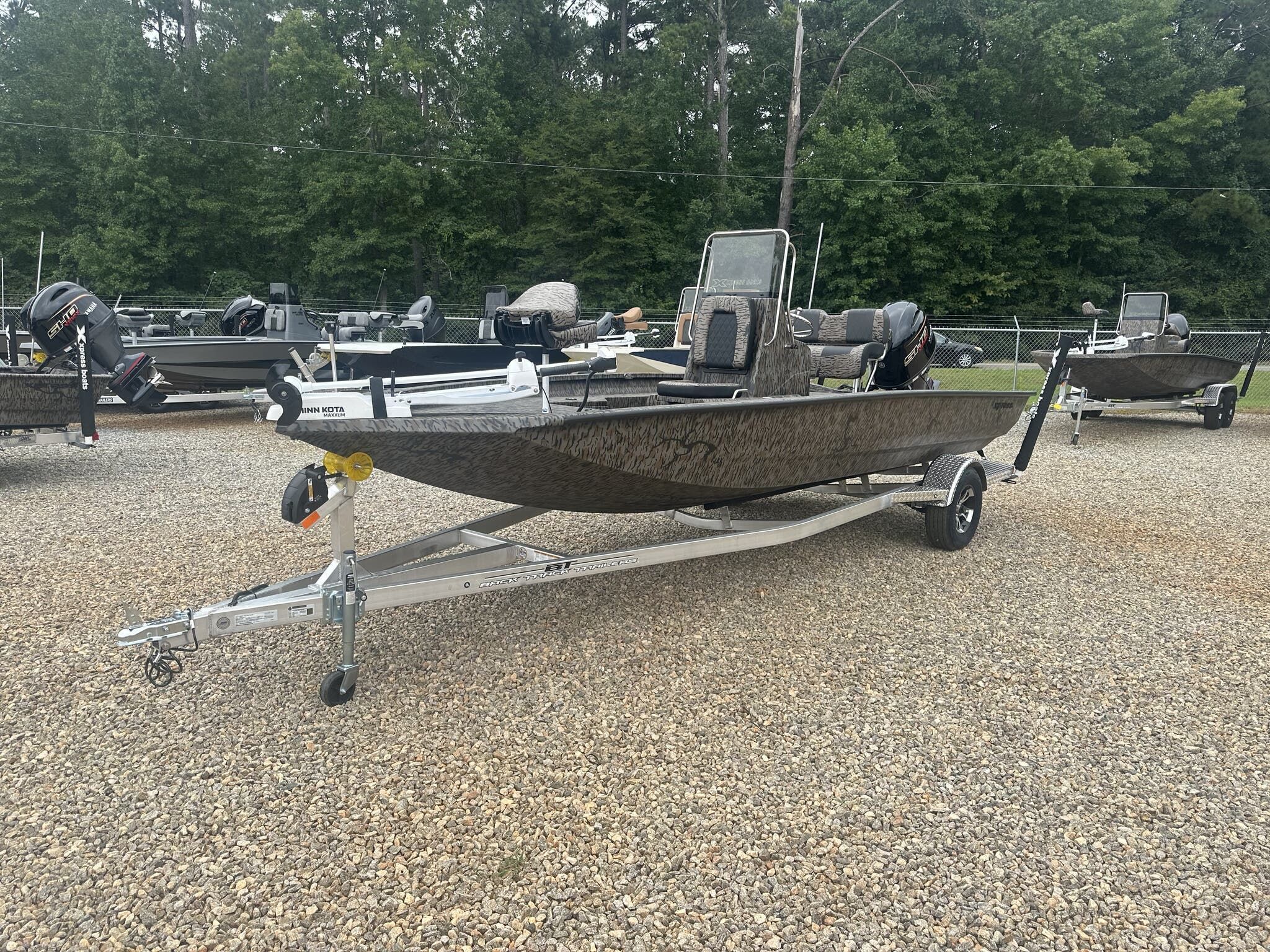 2026 Xpress Hyper-Lift Bay Series H20 Bay