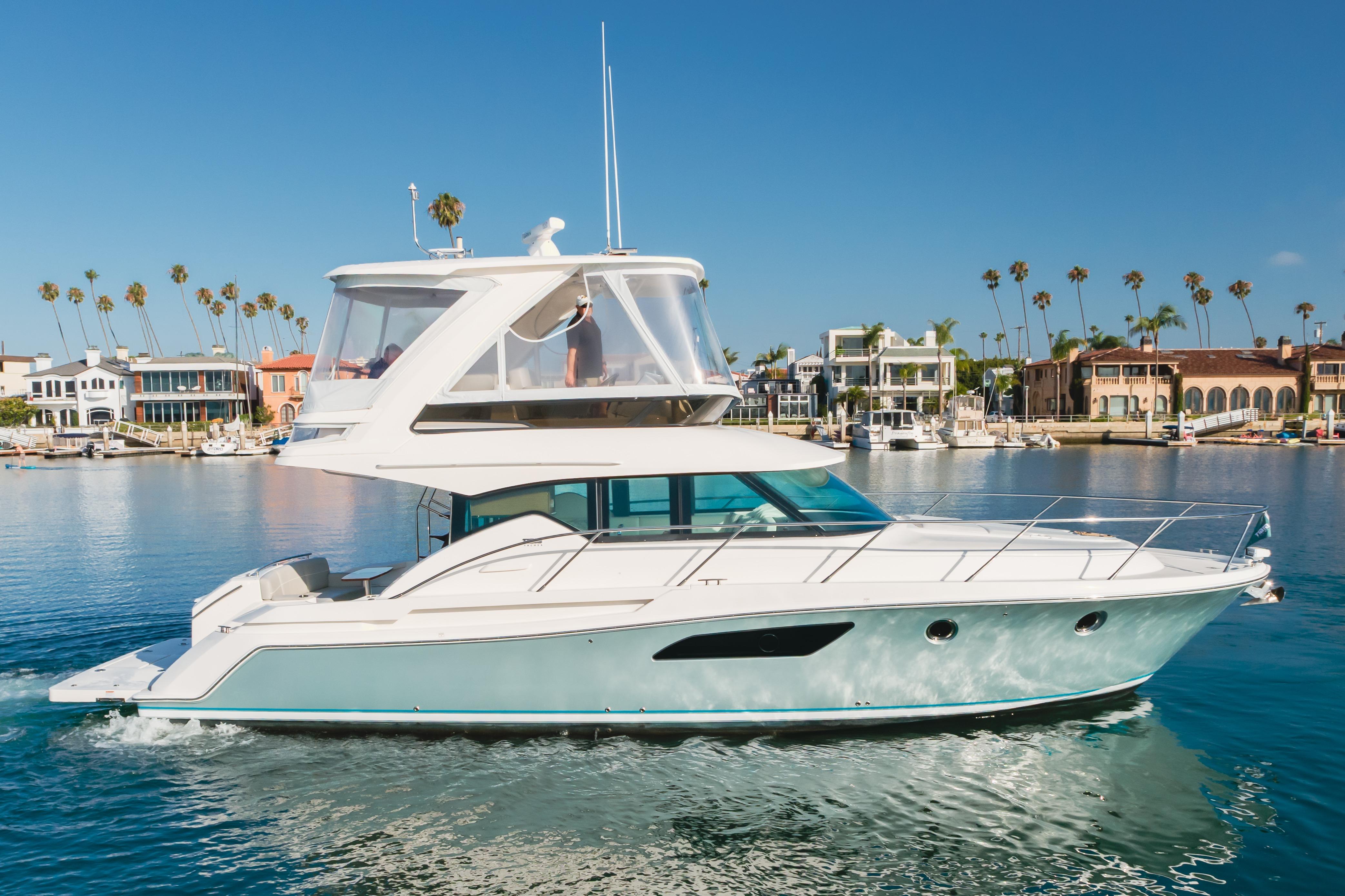 2018 Tiara Yachts F44