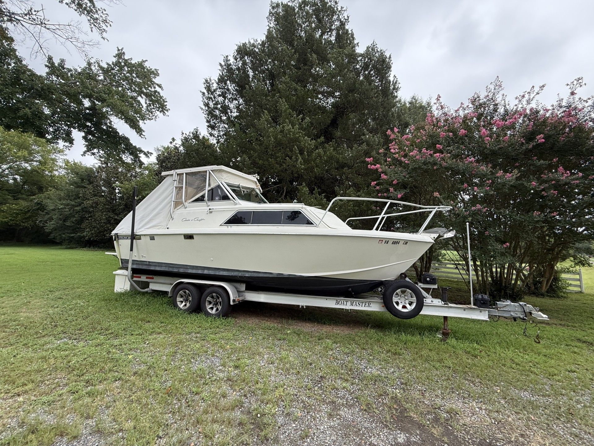1985 Chris-Craft Catalina 251