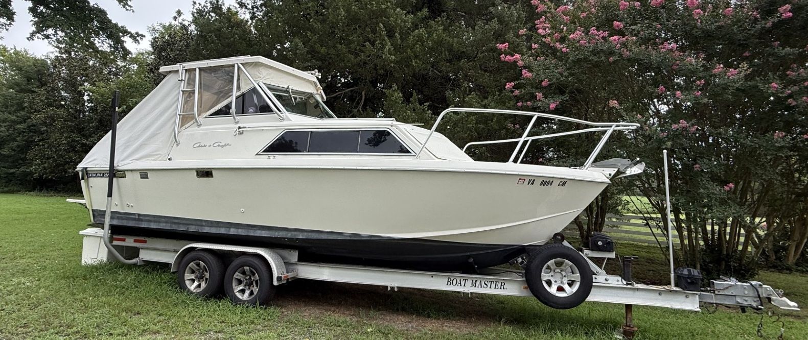 1985 Chris-Craft Catalina 251