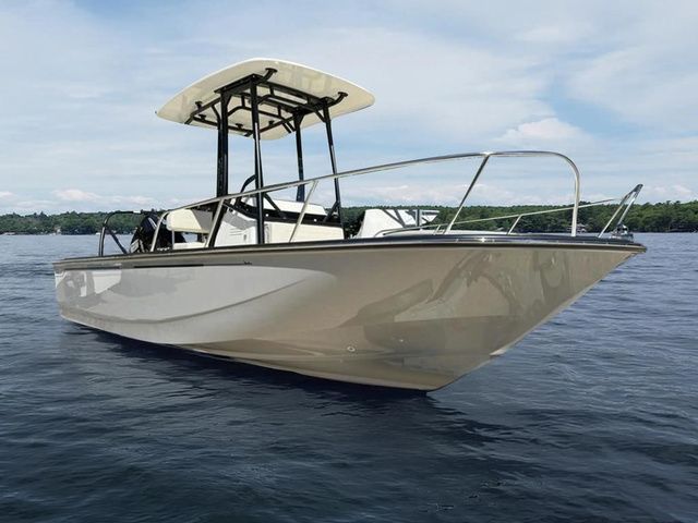 2024 Boston Whaler 210 Montauk