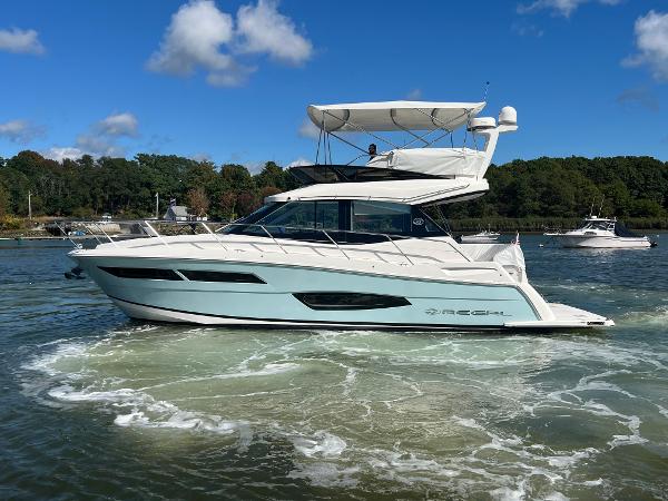 2023 Regal 38 Fly