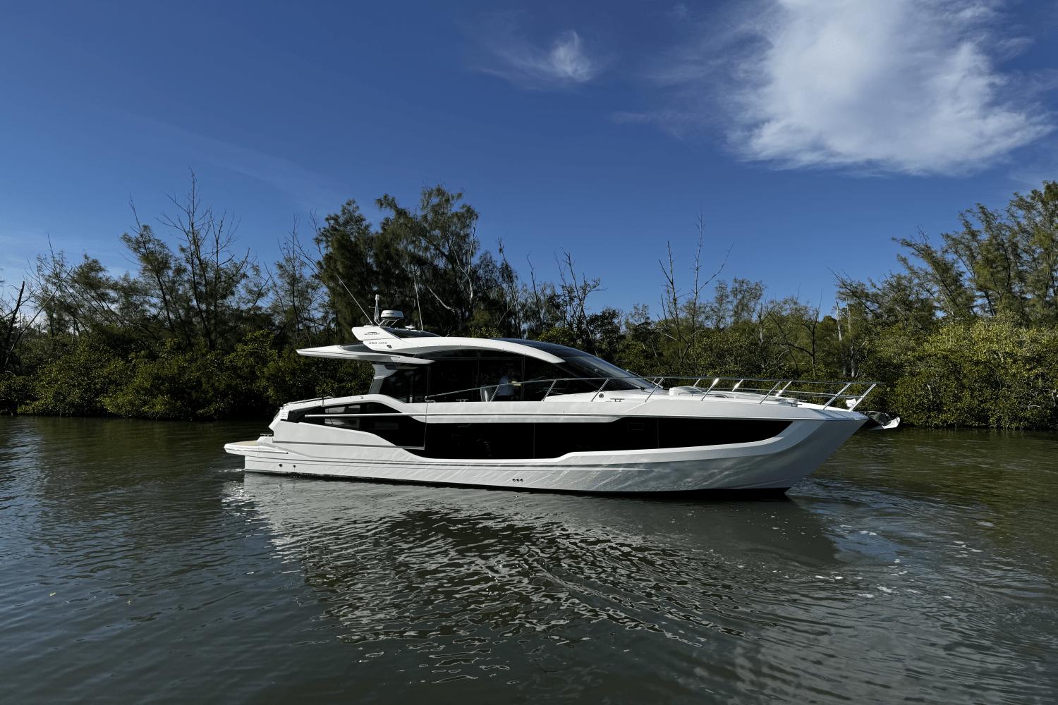 Galeon 450 HTC