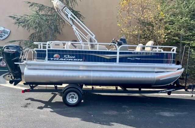 2025 Sun Tracker Bass Buggy 18 DLX