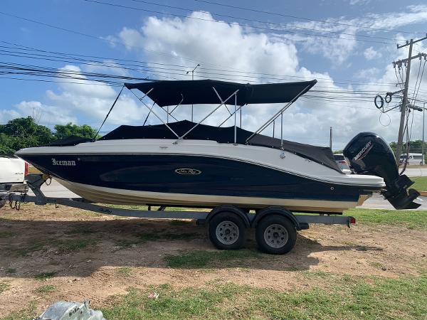 2023 Sea Ray SPX 230 Outboard