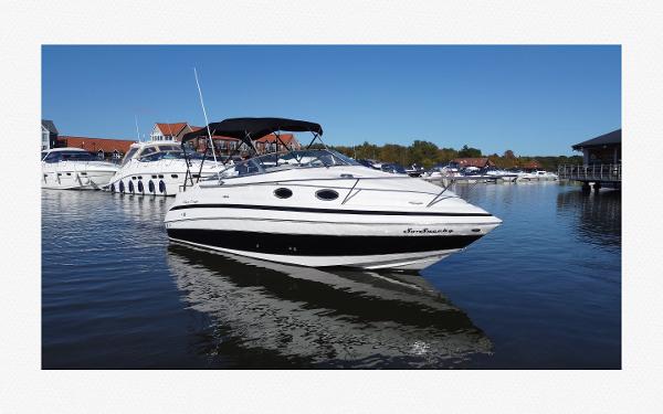 Chris-Craft 240 Express Cruiser