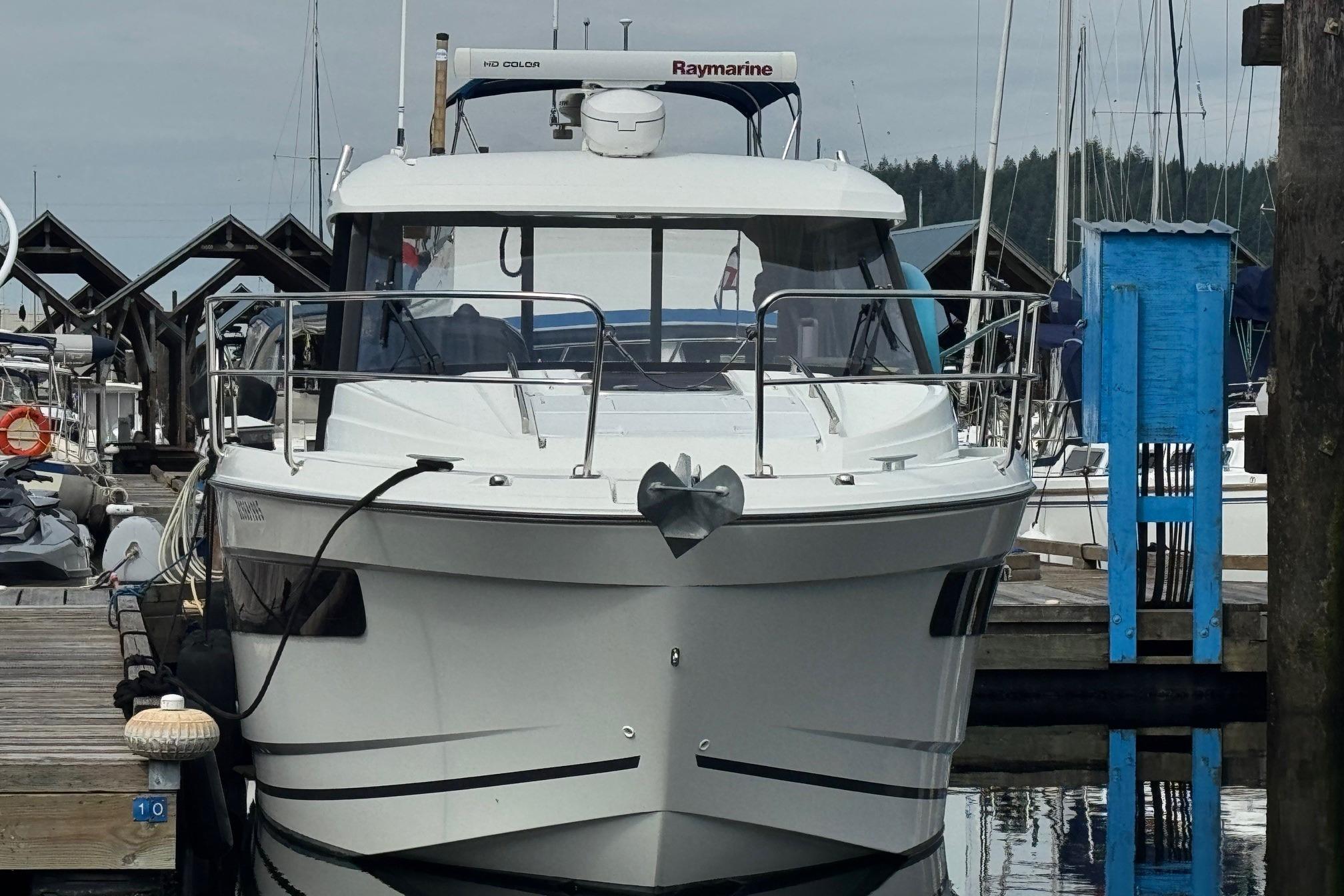 2017 Jeanneau 895 Offshore