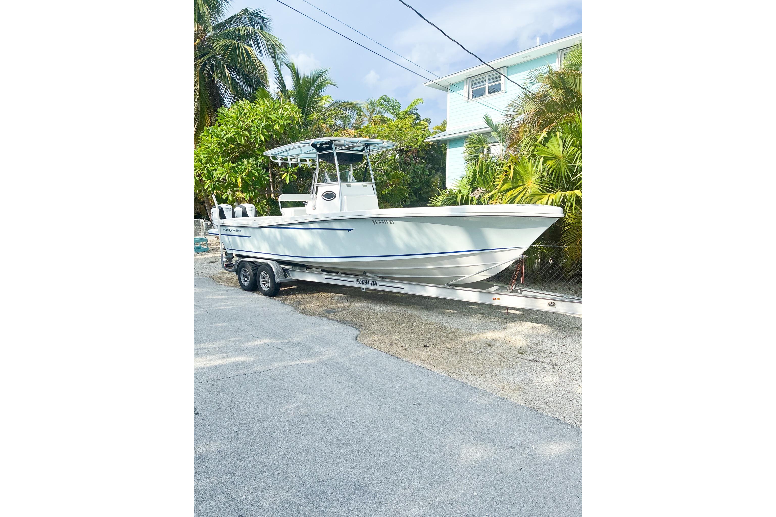 2018 Ocean Master 27 Center Console