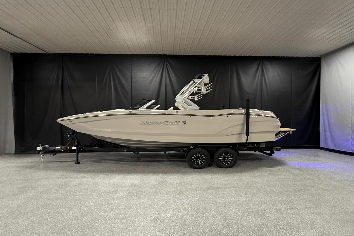 2025 MasterCraft X24