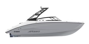 Yamaha Boats AR250 2025 Yamaha Boats AR250, sleek white design with a modern black tower.