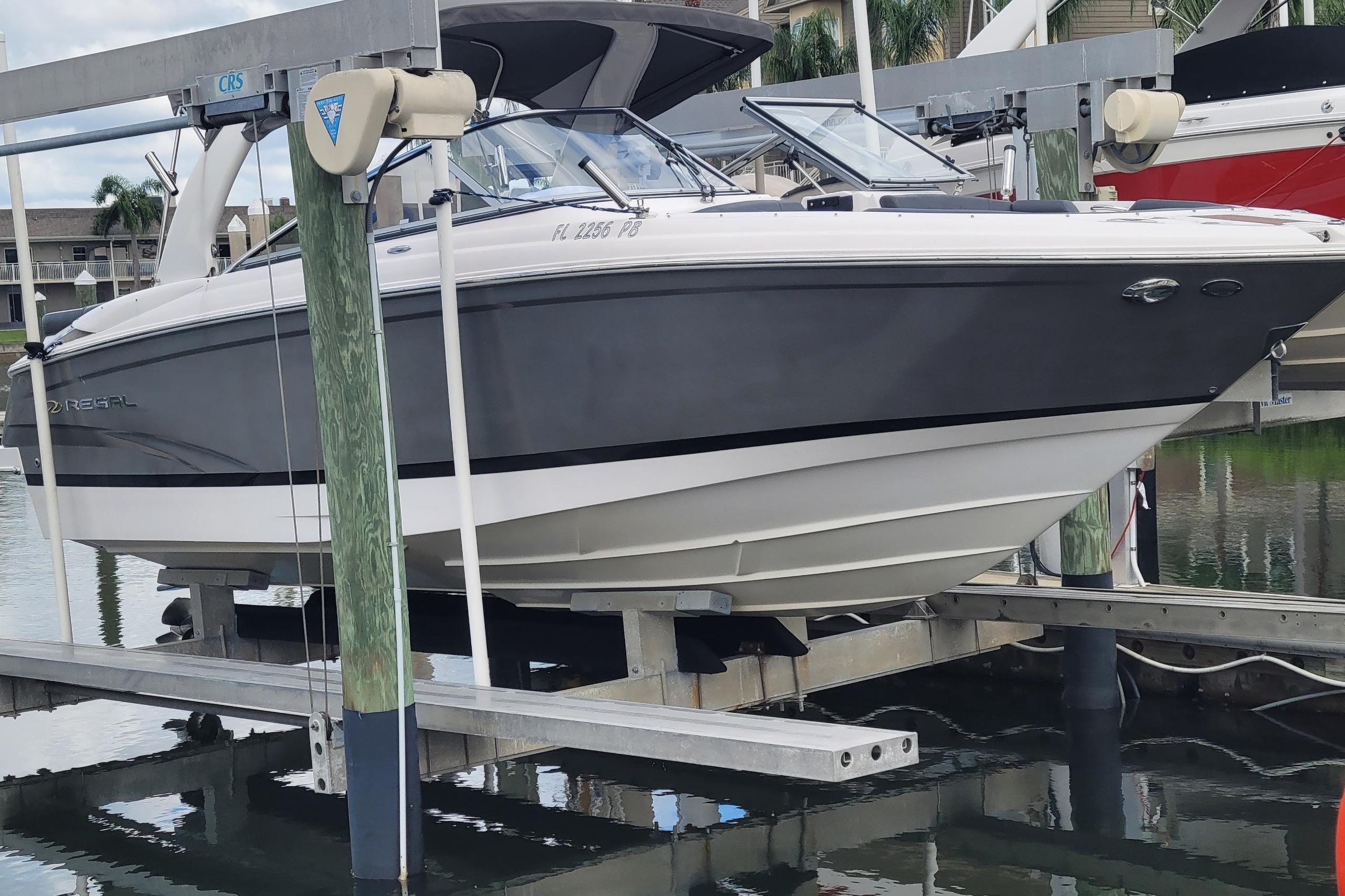 2010 Regal 2700 ES Bowrider