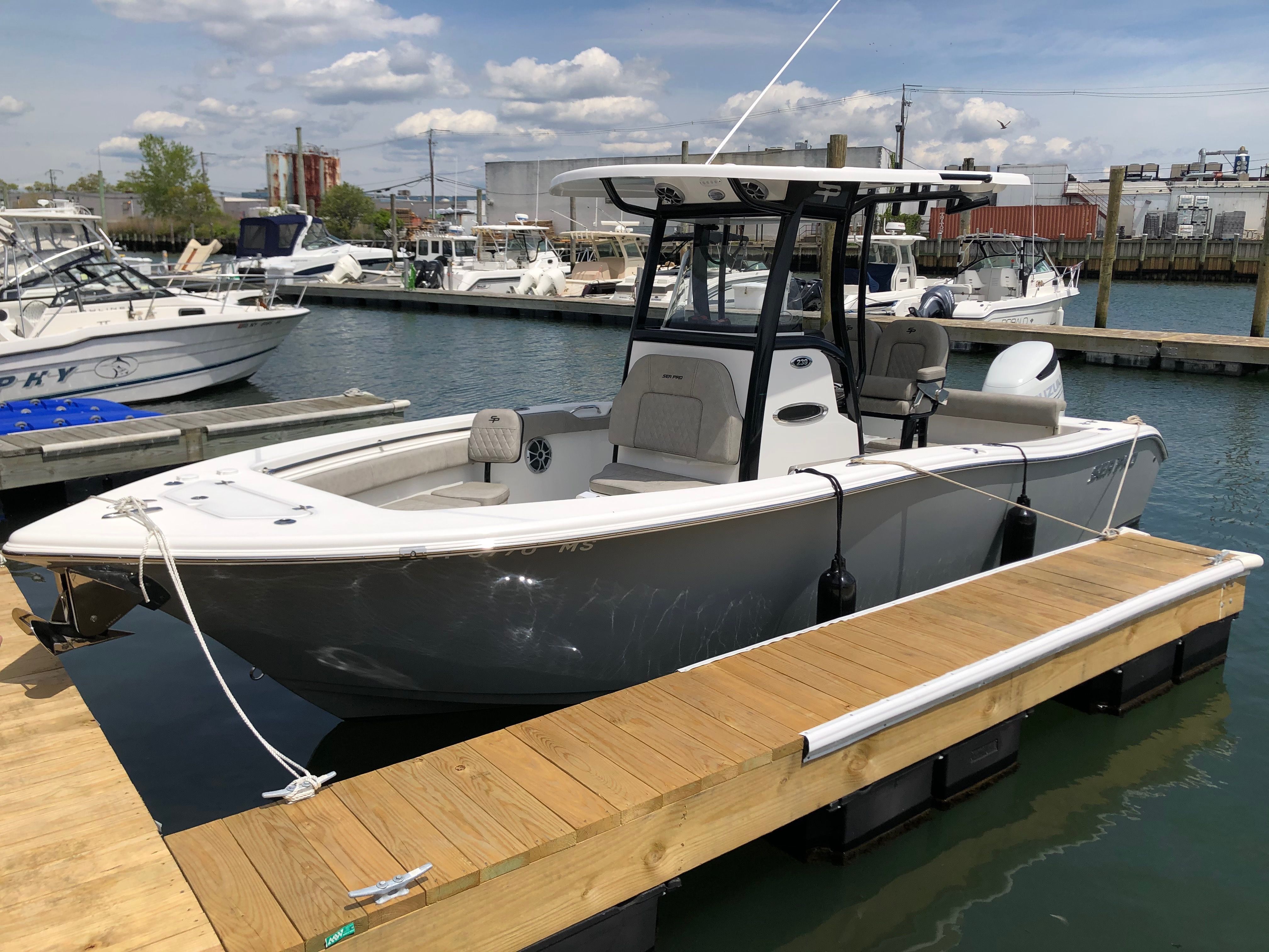 Sea Pro 239 Center Console