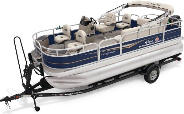 Sun Tracker Bass Buggy 18 DLX 2025 Sun Tracker BASS BUGGY® 18 DLX pontoon boat on trailer, side view.