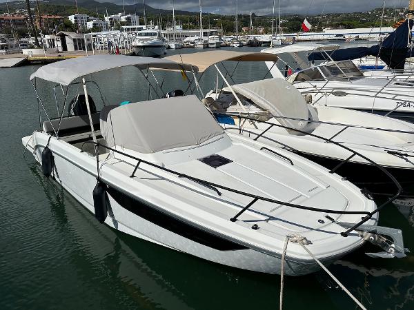2019 Beneteau Flyer 8 SUNdeck