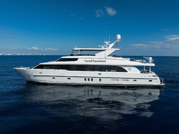 2018 Hargrave 100 RAISED PILOTHOUSE