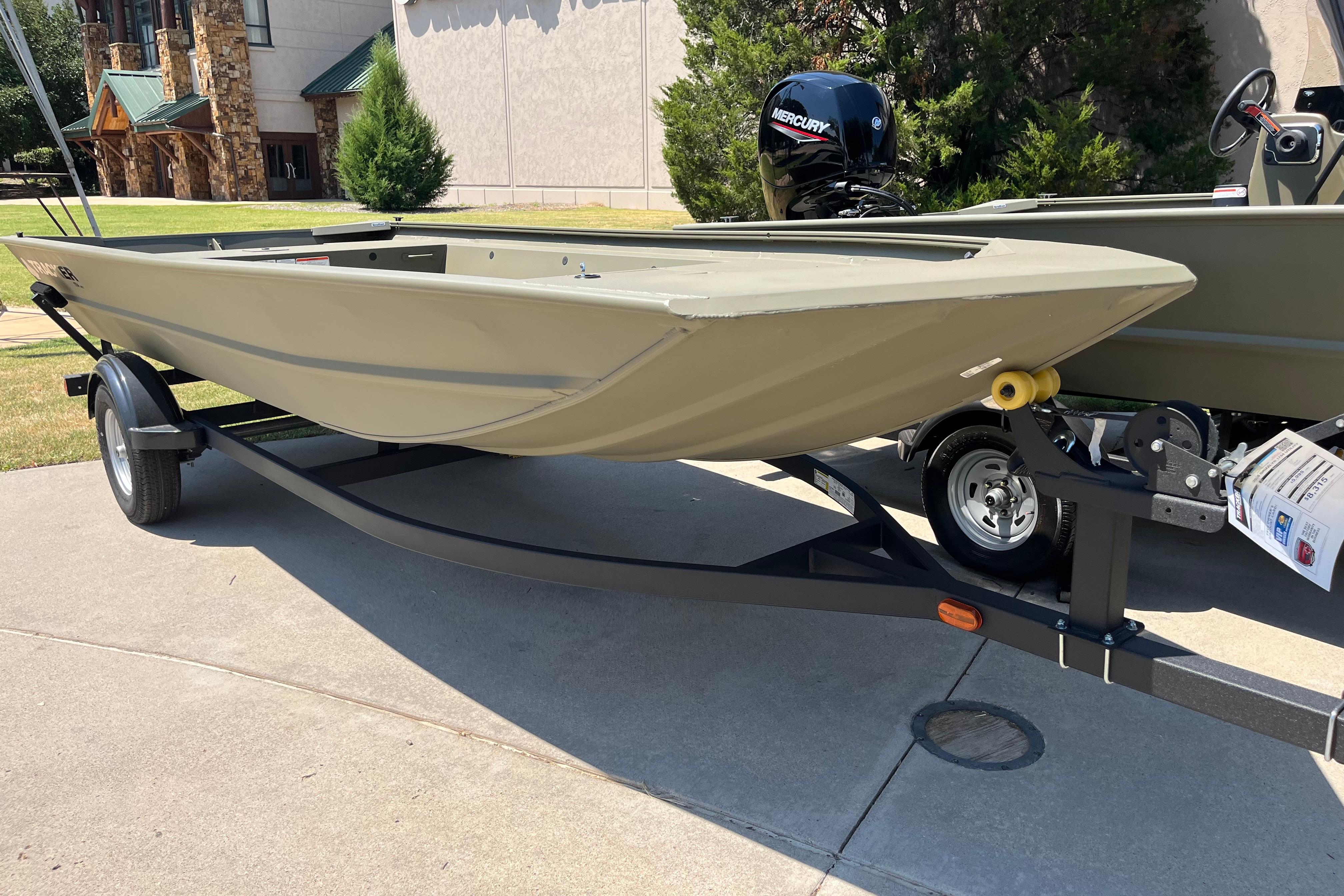 2025 Tracker Grizzly 1754 Jon