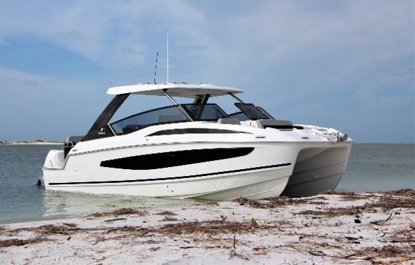 2026 Aquila 32 Sport
