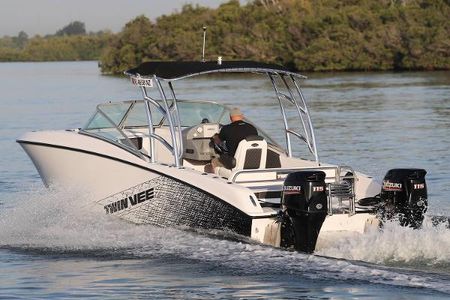 Carolina Cat 23cc Twin Hulls Do Double Duty Boats Com
