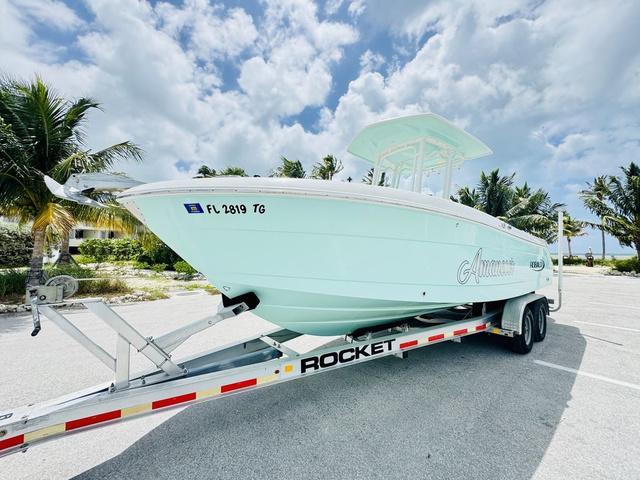 2022 Robalo Boats R242
