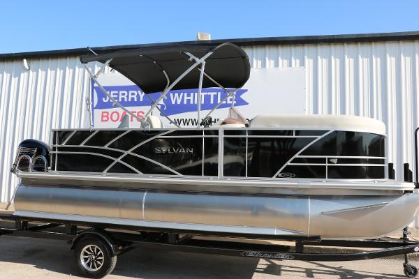 2025 Sylvan Mirage 820 PARTY FISH