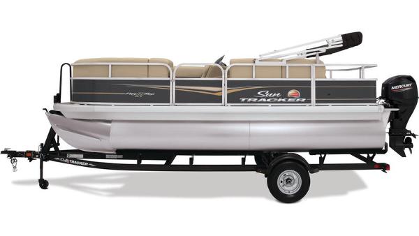 Sun Tracker Party Barge 18 DLX 2025 Sun Tracker PARTY BARGE® 18 DLX pontoon boat on trailer, side view.