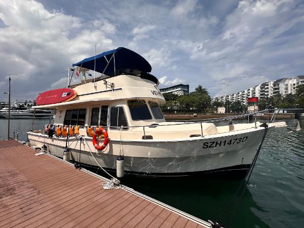 2005 Mainship 400 Trawler