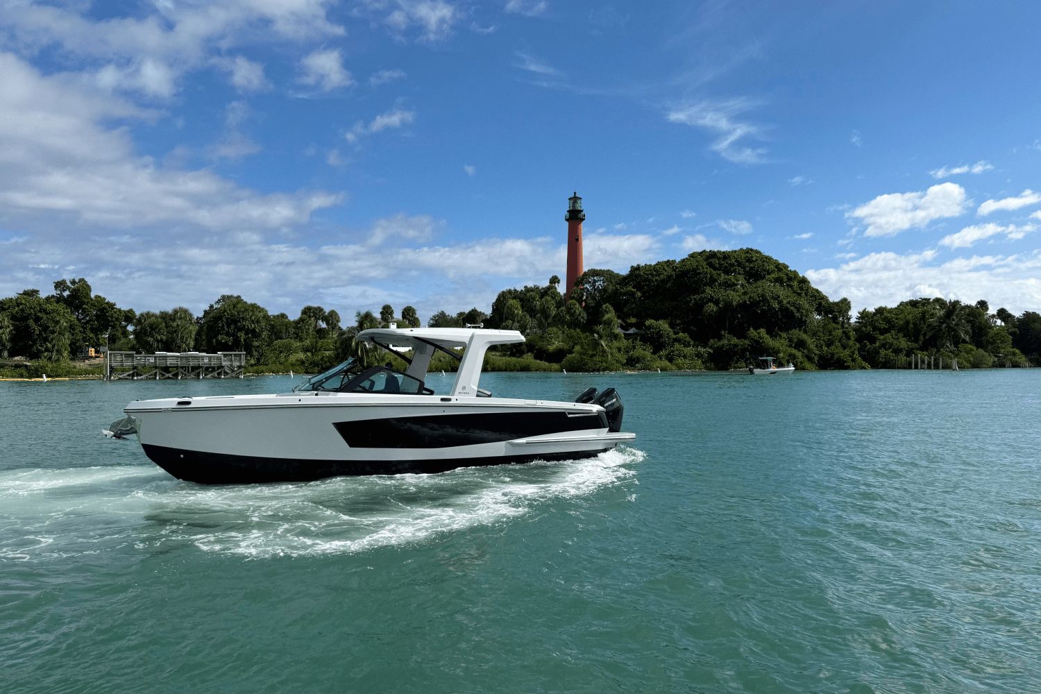 2024 Aviara AV36 Outboard