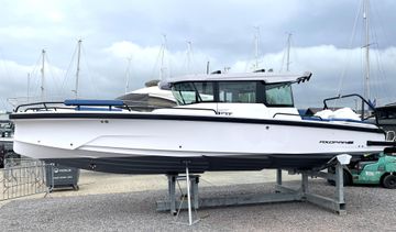 2025 Axopar 29 XC Cross Cabin