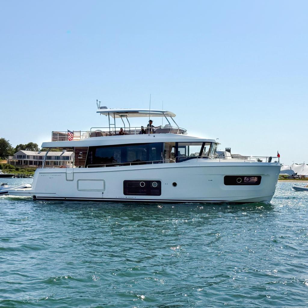 2026 Beneteau Swift Trawler 54