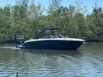 2022 Cobalt R8 Outboard
