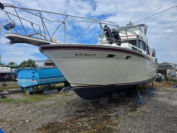 1988 Marinette 37 Motor Yacht