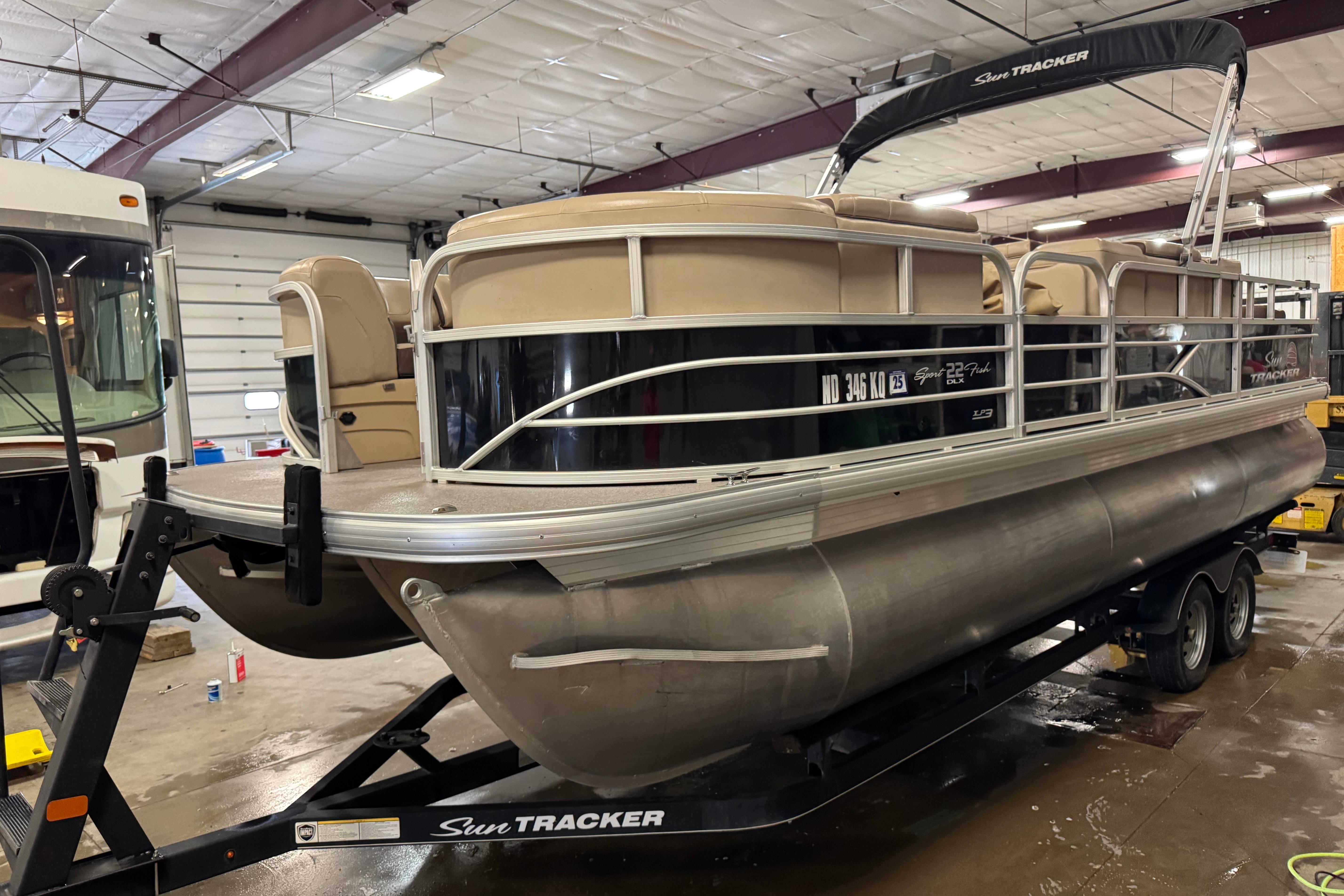 2018 Sun Tracker SportFish 22 XP3