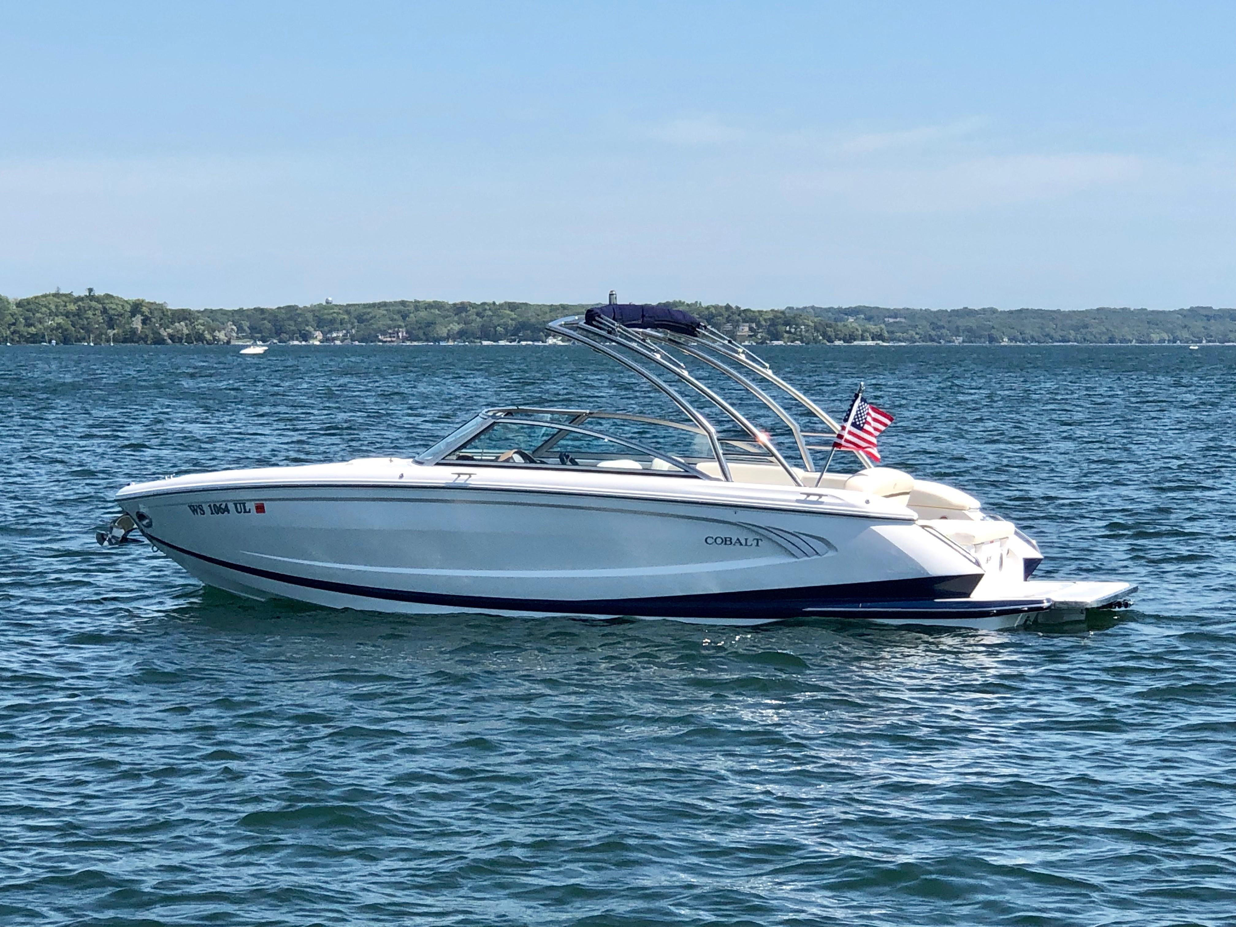 2014 Cobalt A25, Fontana Wisconsin
