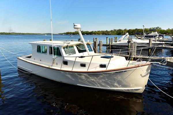 Duffy 35 Downeast Cruiser 1998 Duffy 35 Downeast Cruiser docked on a sunny day.