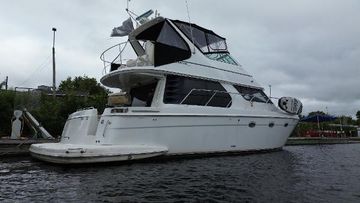 1999 Carver 450 Voyager
