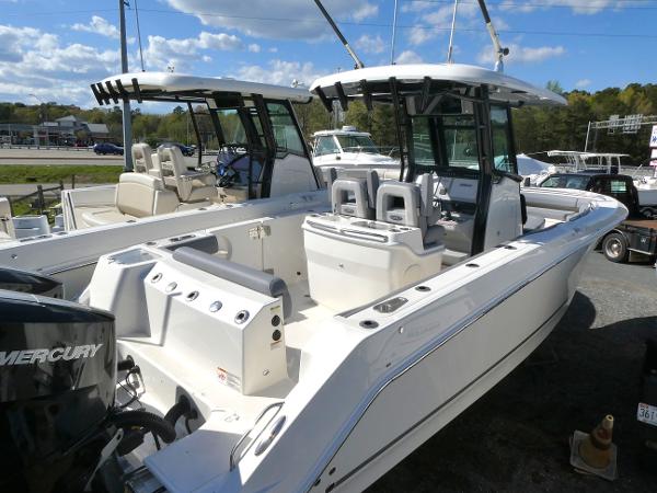 2025 Boston Whaler 280 Outrage