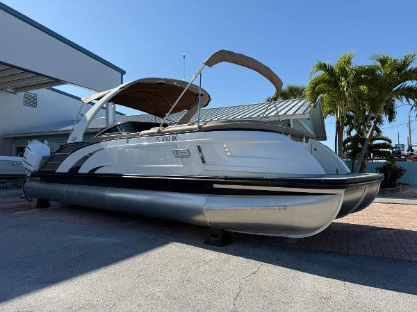 2019 Bennington 27 QXSBWA X2