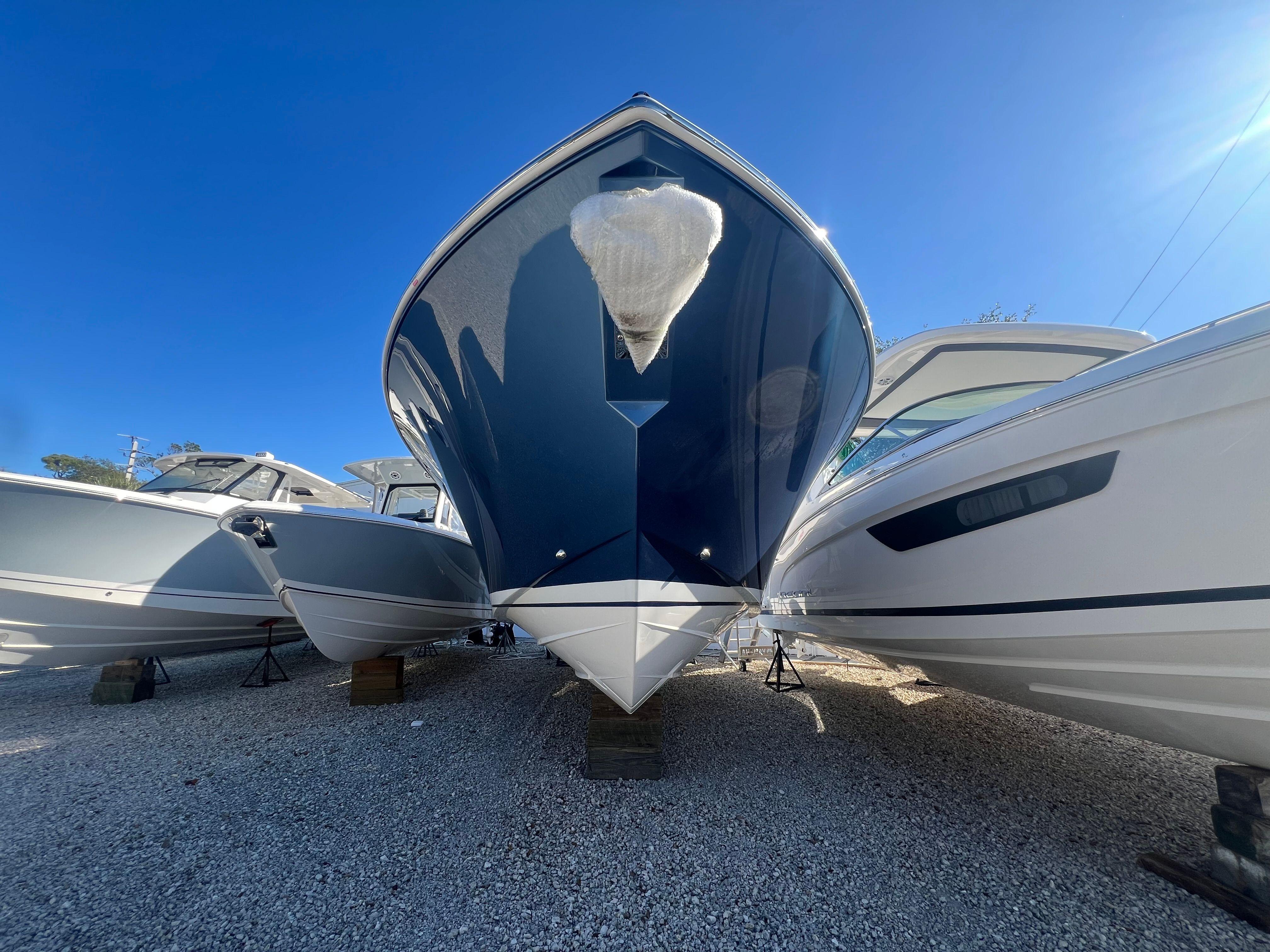 2025 Tiara Yachts 34 LS