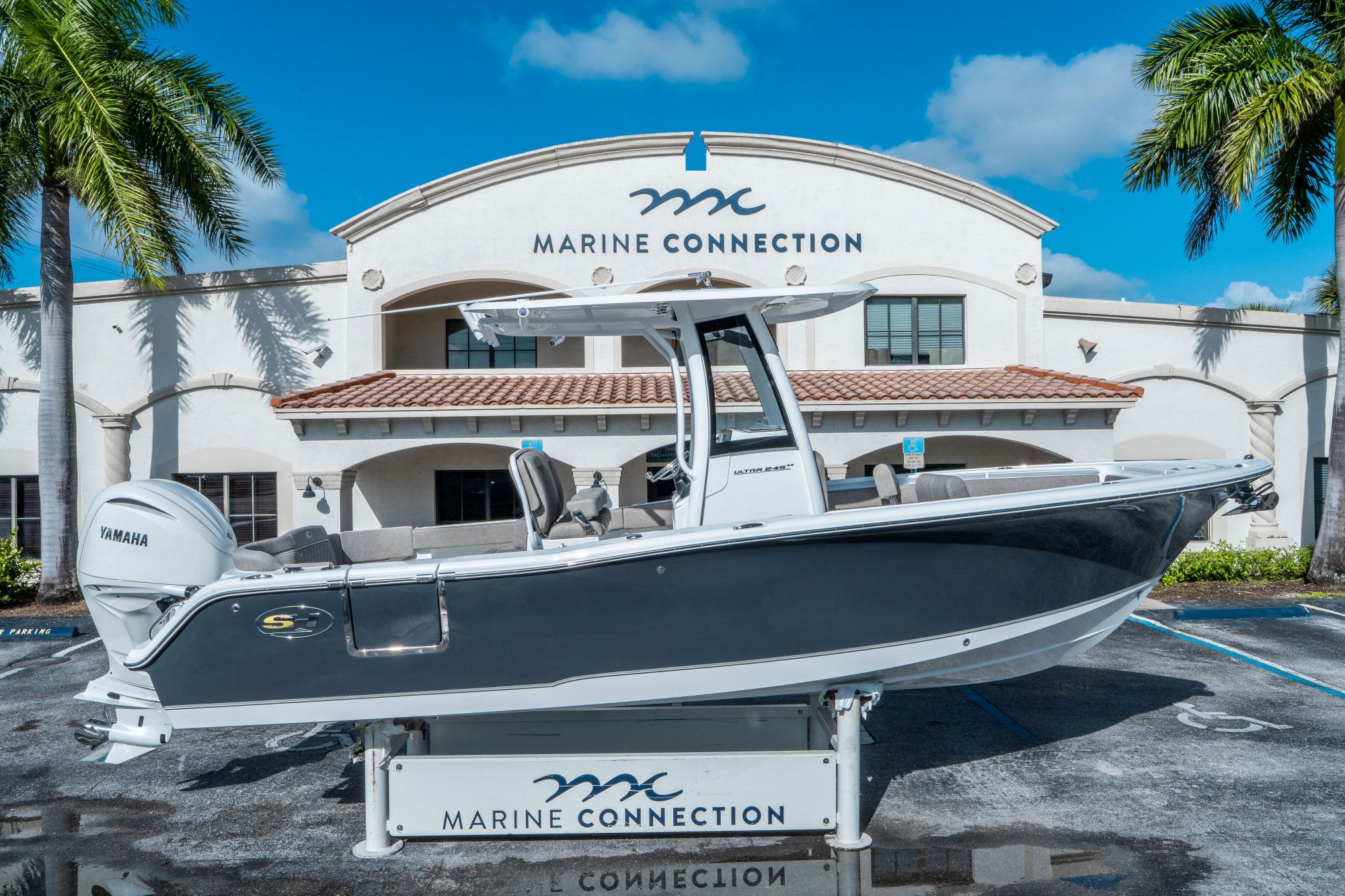 Sea Hunt Ultra 245 SE
