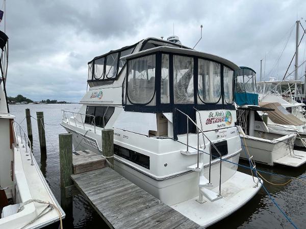 1995 Carver 370 Aft Cabin Motoryacht
