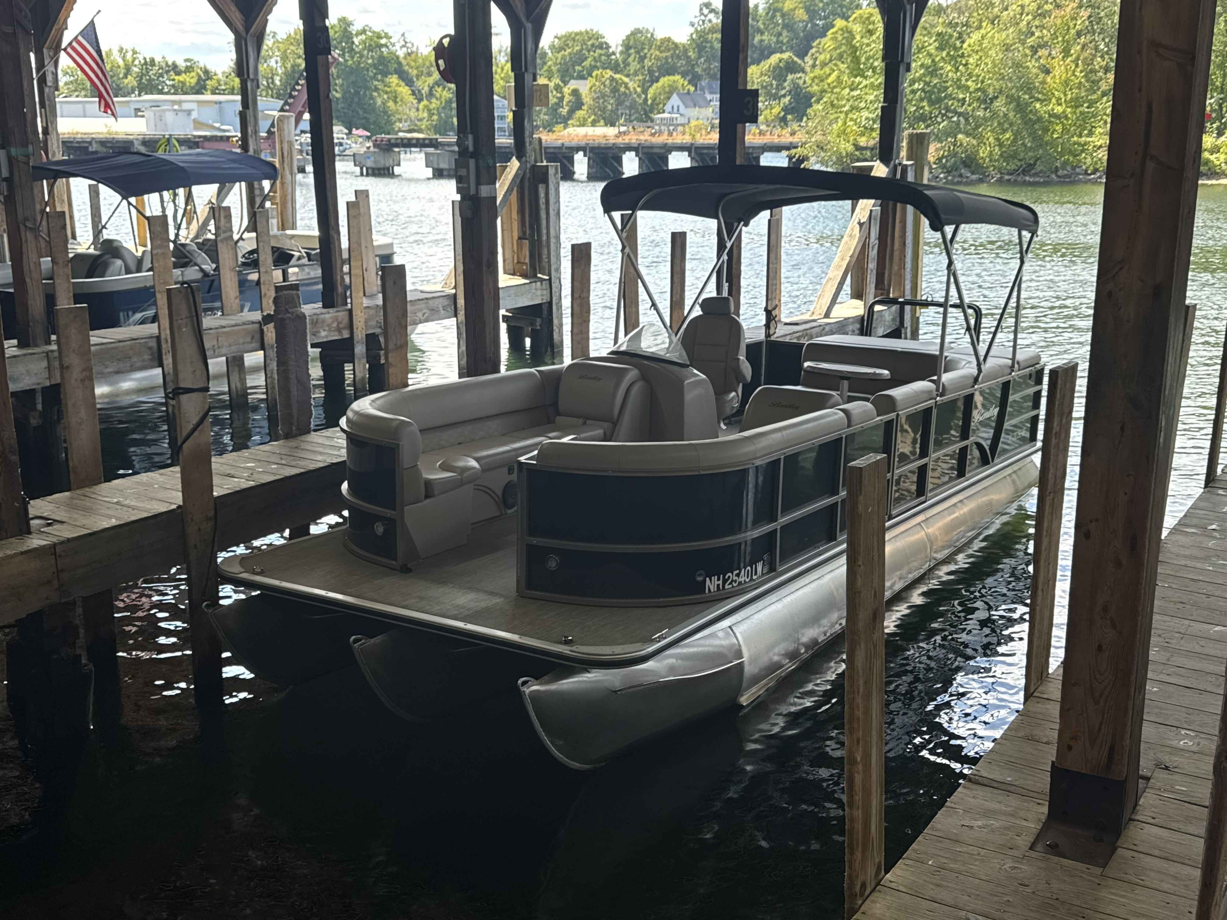 2019 Bentley Pontoons 243 Cruise SE