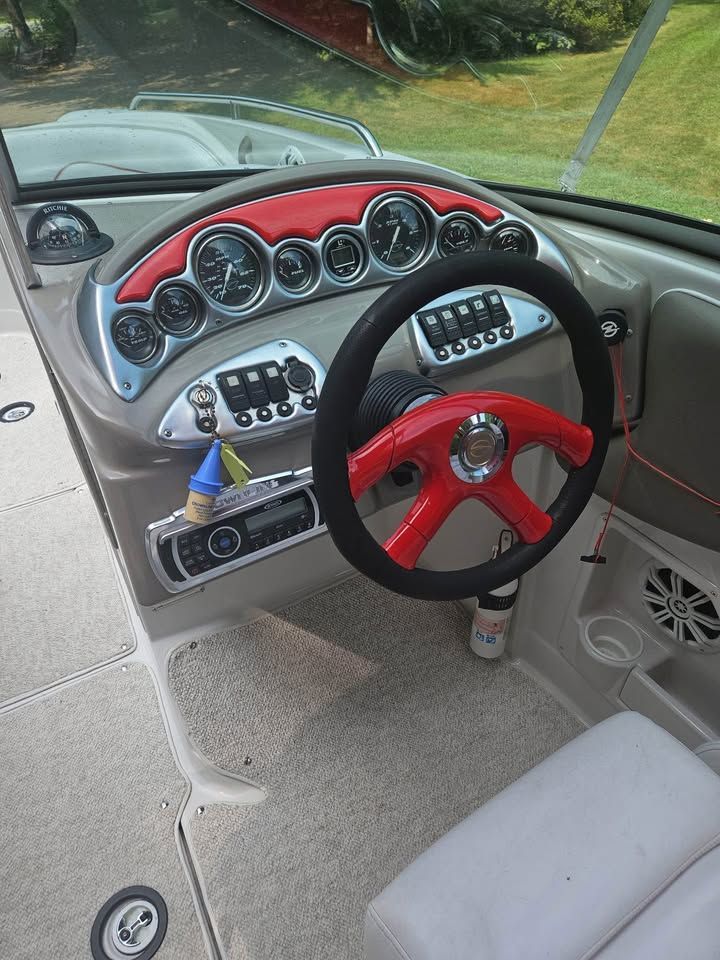 2004 Crownline 260 EX
