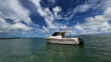 2013 Grady-White Express 330