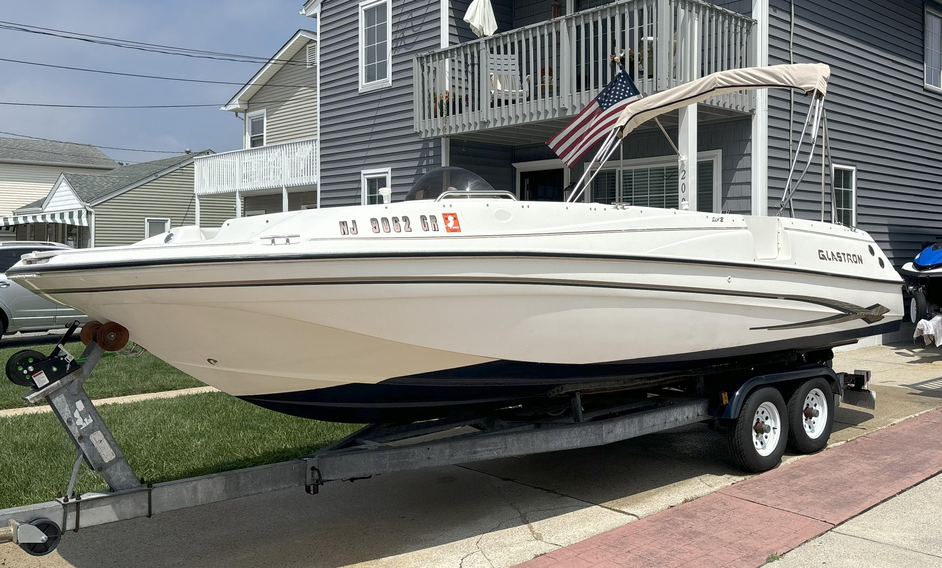 2002 Glastron DX 215