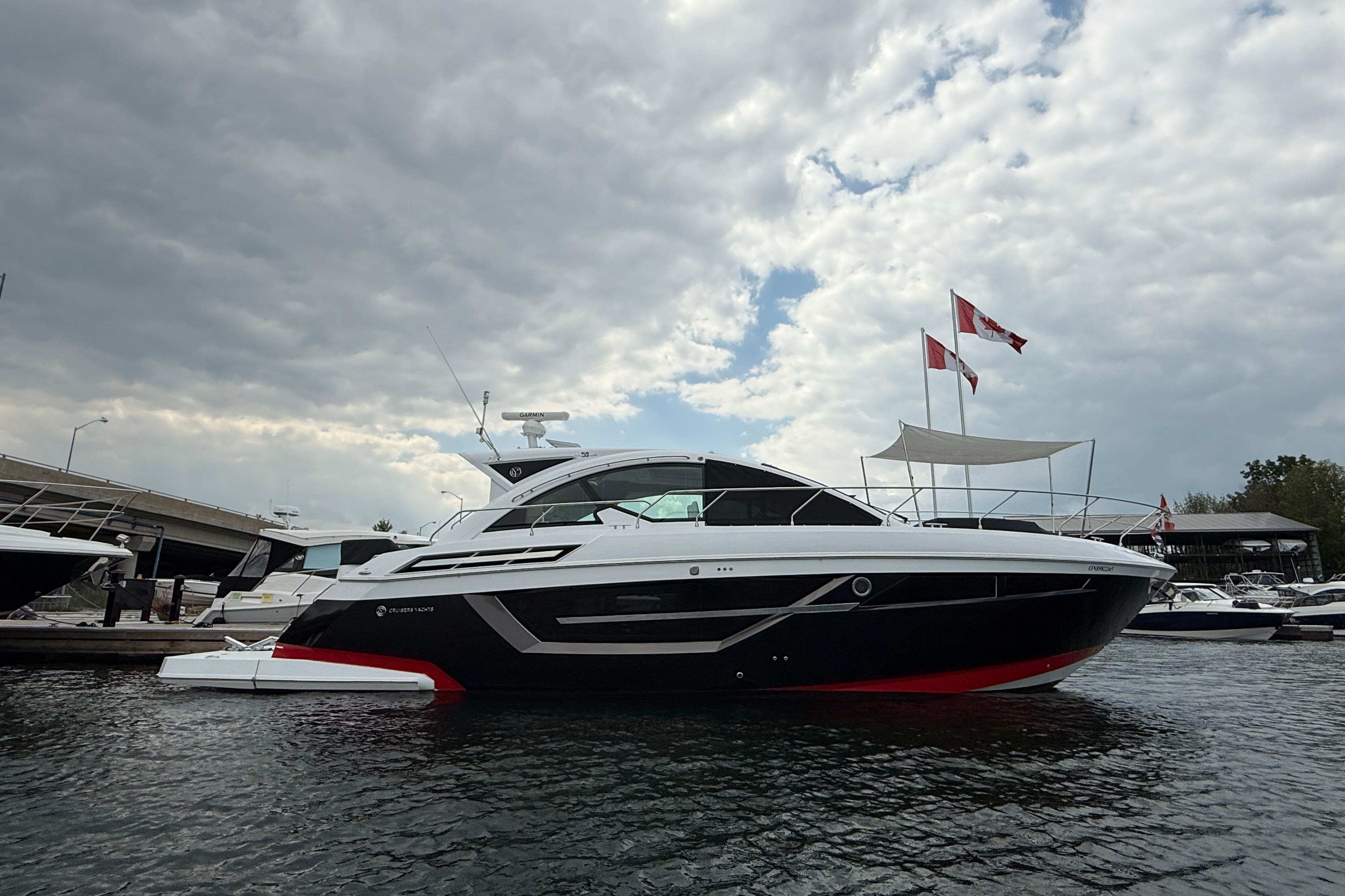 2022 Cruisers Yachts 50 Cantius
