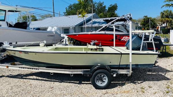 1983 Maverick 18 Flats Boat