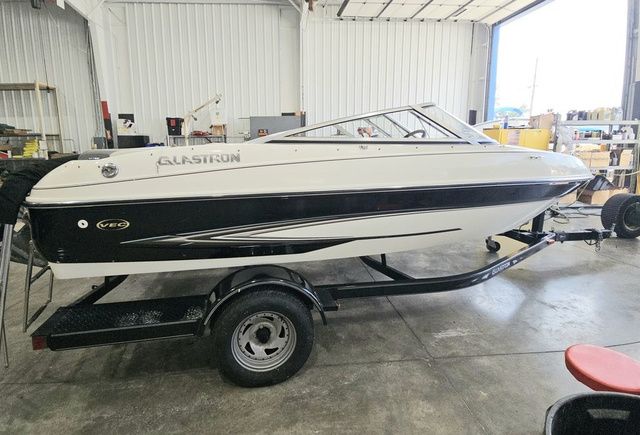 2006 Glastron SX175