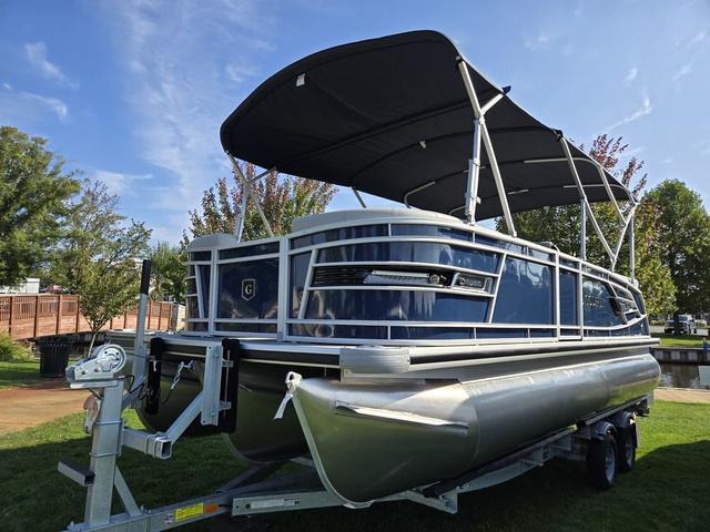 Godfrey Marine Aquapatio 235 ULC