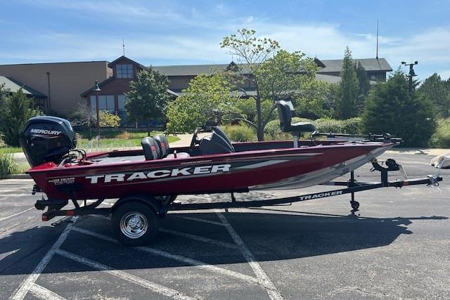 Tracker Pro Team 175 Crappie Edition 2026 Tracker Pro Team 175 Crappie Edition boat on trailer, parked outdoors.